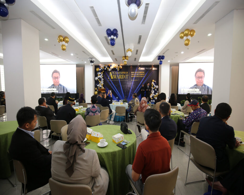 Mencetak Pemimpin Bangsa: PPM School of Management Berikan Penghargaan Alumni Melalui AM Kadarman Award